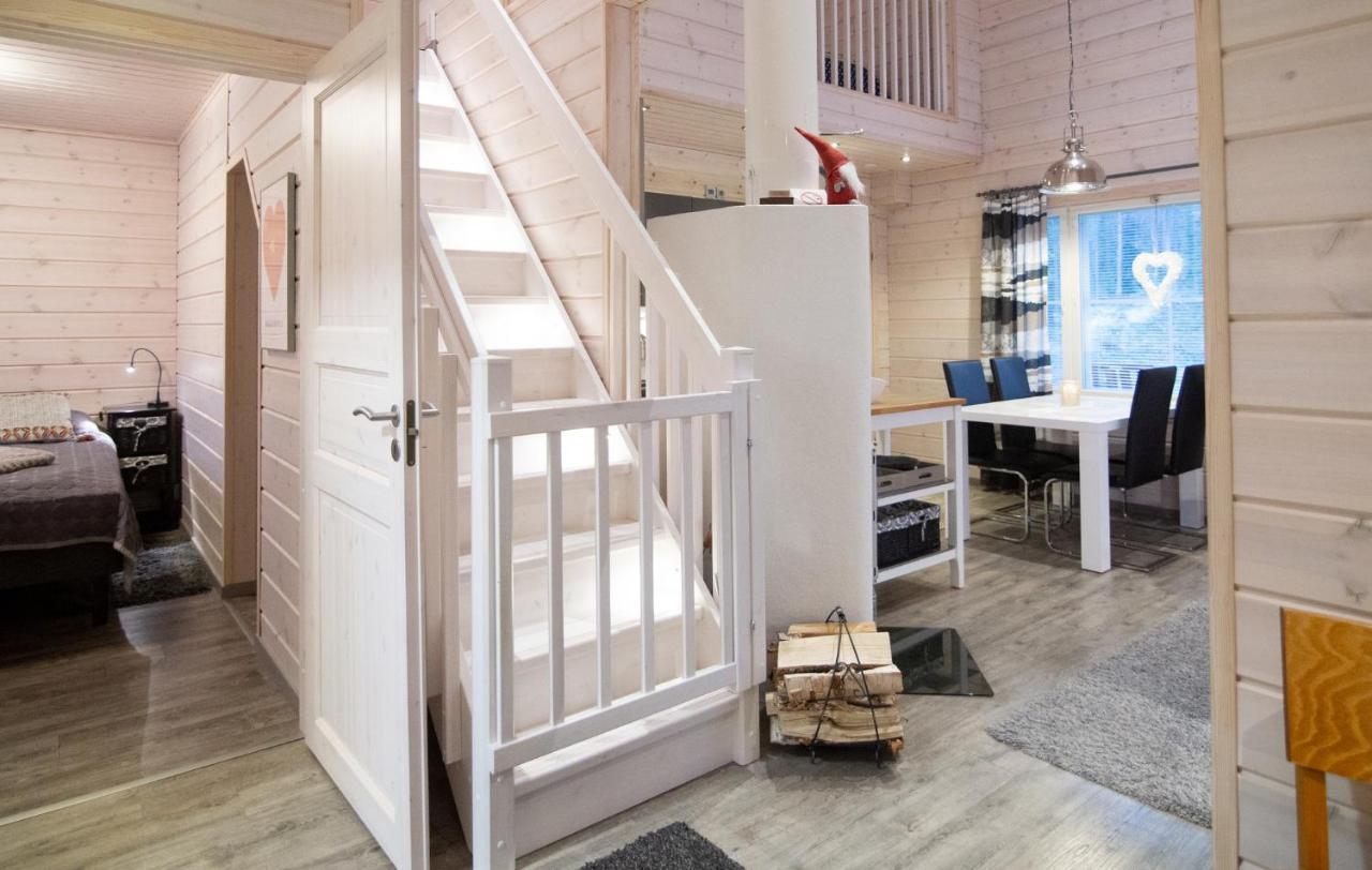 Maison d'hôtes Ettomies II à Äkäslompolo Extérieur photo