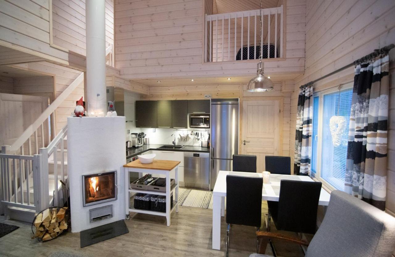 Maison d'hôtes Ettomies II à Äkäslompolo Extérieur photo