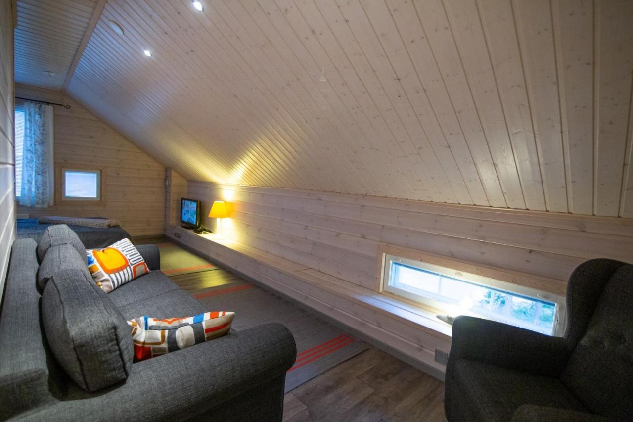 Maison d'hôtes Ettomies II à Äkäslompolo Extérieur photo